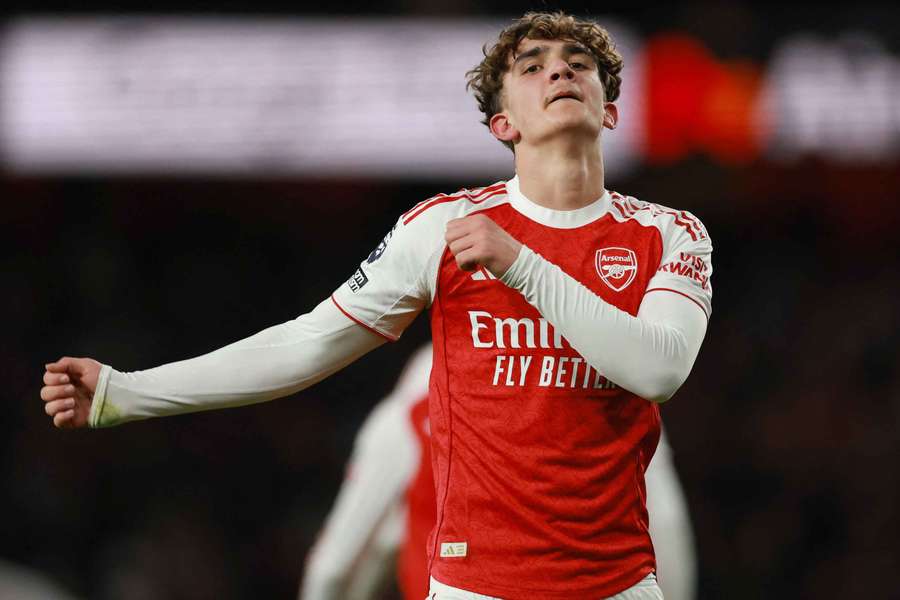 Max Dowman, do Arsenal, celebra o segundo golo da equipa Max Dowman, do Arsenal, celebra o segundo golo da equipa