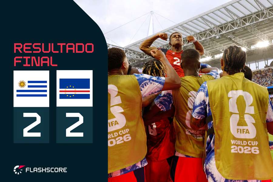 Hélio Varela levado em ombros depois de fazer o segundo golo de Cabo Verde Hélio Varela levado em ombros depois de fazer o segundo golo de Cabo Verde