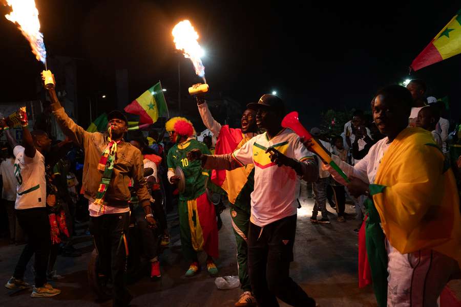 Les Sénégalais dans Dakar dimanche soir.