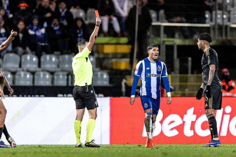 William Gomes foi expulso aos 79 minutos no jogo com o Casa Pia