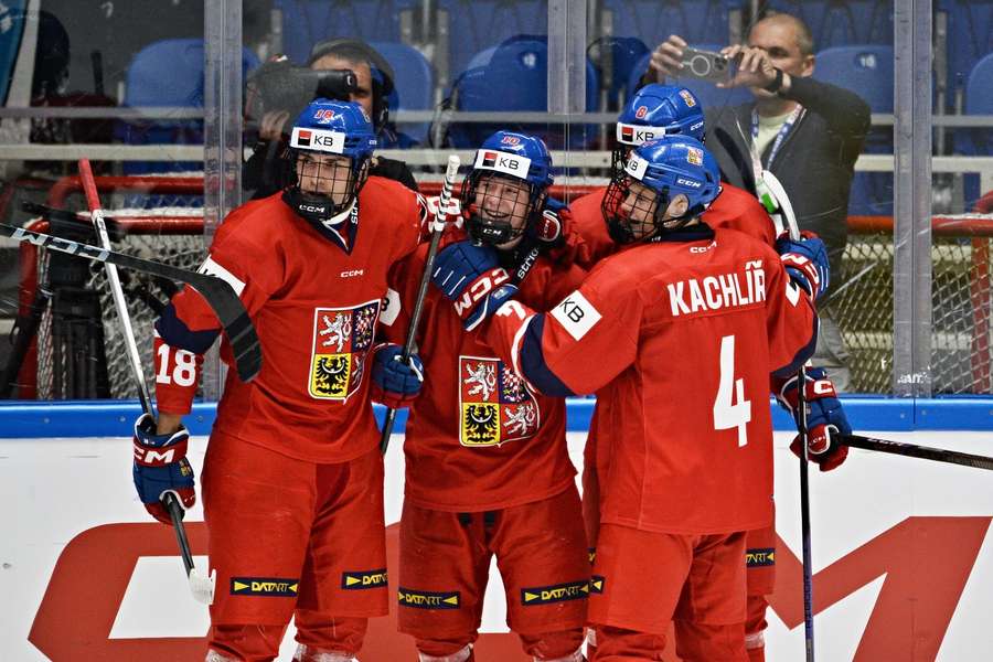 Čeští mladíci chtějí ukončit čekání na medaili z MS do 18 let.