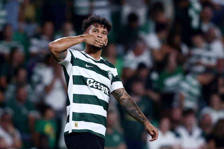 Luis Suárez festeja pelo Sporting