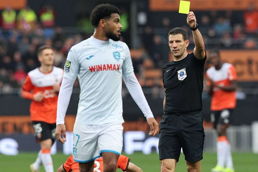 Jérémy Stinat no Lorient - Le Havre, no final de janeiro.