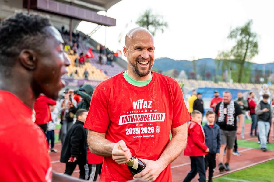 Hroššo si po dlhom zranení futbal užíva.