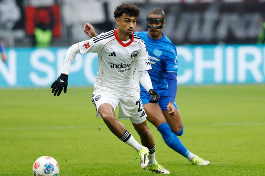 Real Madrid, Barca battle Prem trio for Eintracht Frankfurt fullback Brown