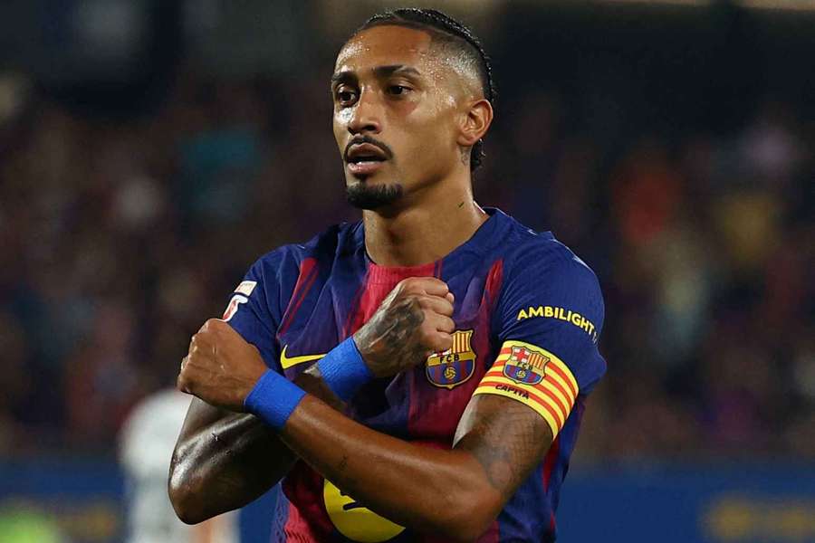 Raphinha has a leg injury Raphinha has a leg injury