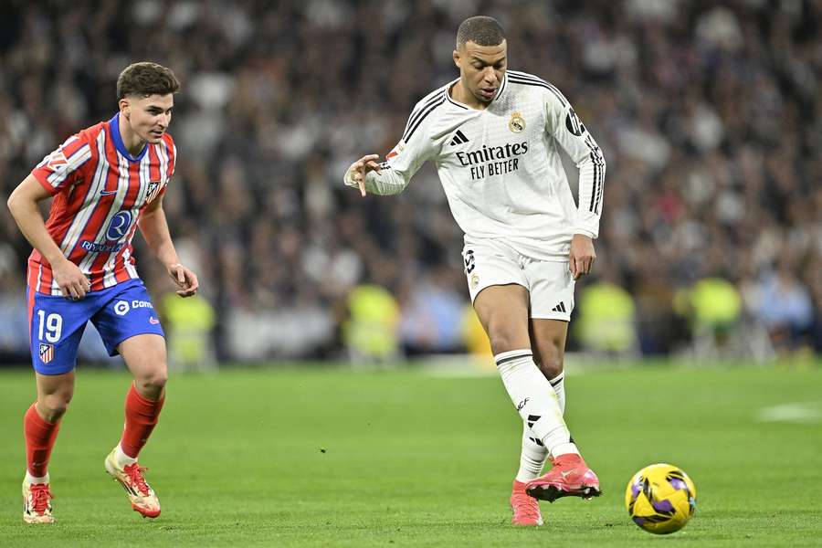 Julian Alvarez și Kylian Mbappe