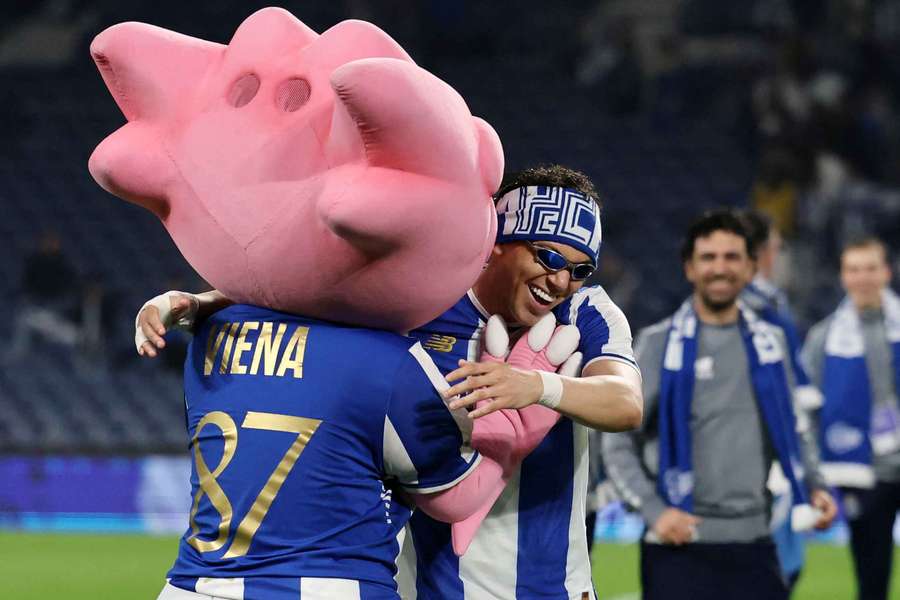 Pepe celebrates another title with his dragon on his chest