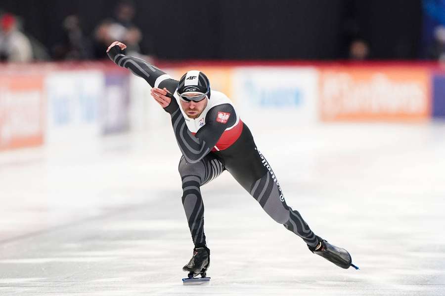 "The Athletic" typuje, że panczenista Damian Żurek jest jednym z kandydatów do podium