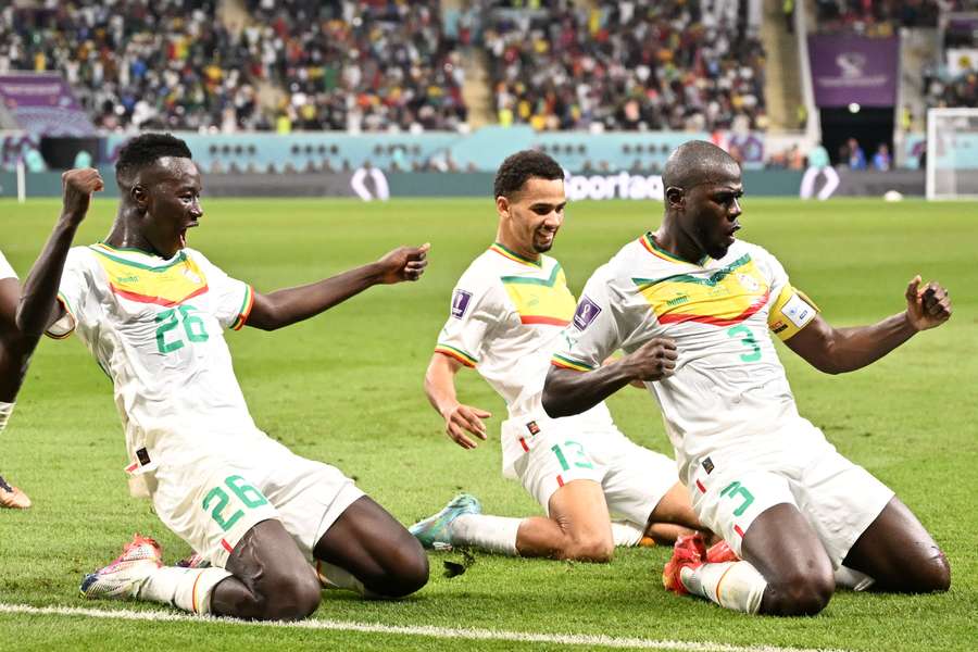 Senegal hace hincapié en los octavos, apea a Ecuador y acompaña a Países Bajos (1-2)