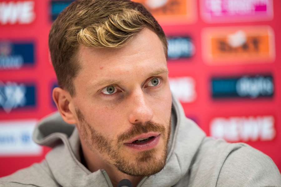 Andreas Obst bei einer Pressekonferenz am Montag.