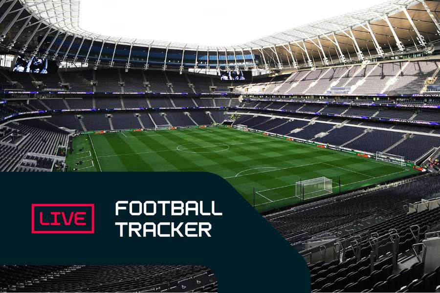 Premier League LIVE: Spurs host Man Utd, table-topping Arsenal take on Sunderland