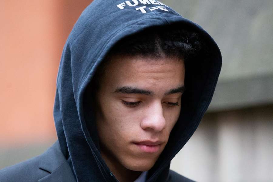 Mason Greenwood voor een rechtbankbezoek