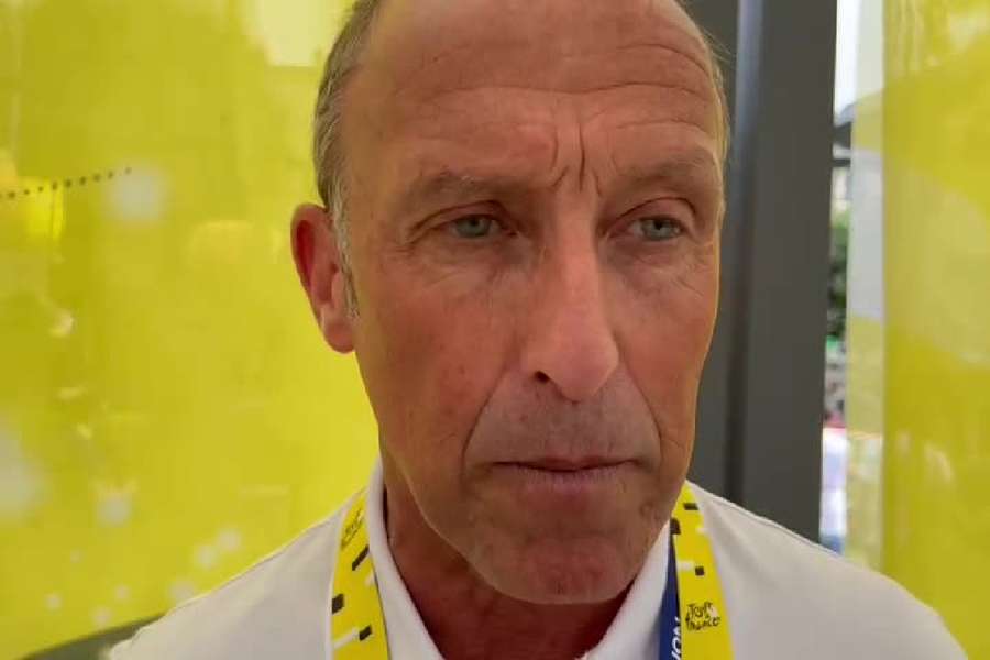 Luc Leblanc s'entretient avec Flashscore au départ de la 6e étape du Tour de France.