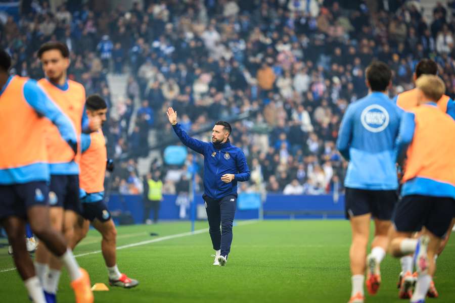 Farioli durante o treino aberto do FC Porto