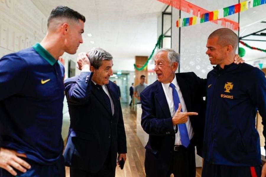 Marcelo Rebelo de Sousa com Pepe, Fernando Gomes e Cristiano Ronaldo