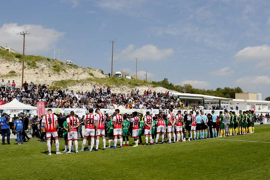 Lo stadio Ammochostos del Nea Salamina ospita un'amichevole (2019)