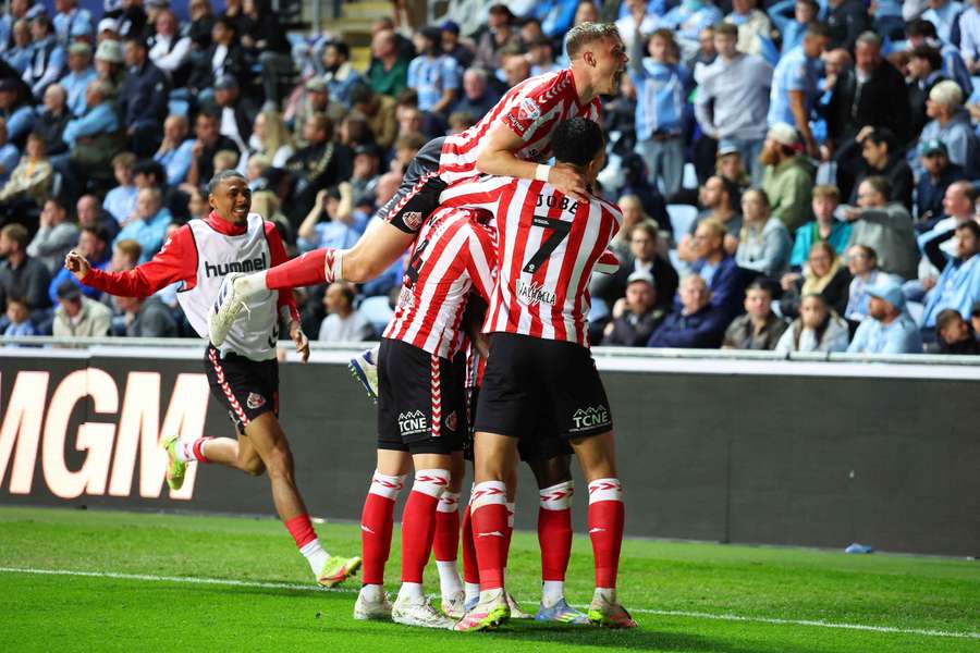 Sunderland comemora o golo de Eliezer Mayenda