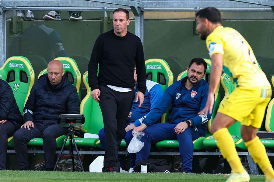 Petit, treinador do Santa Clara 