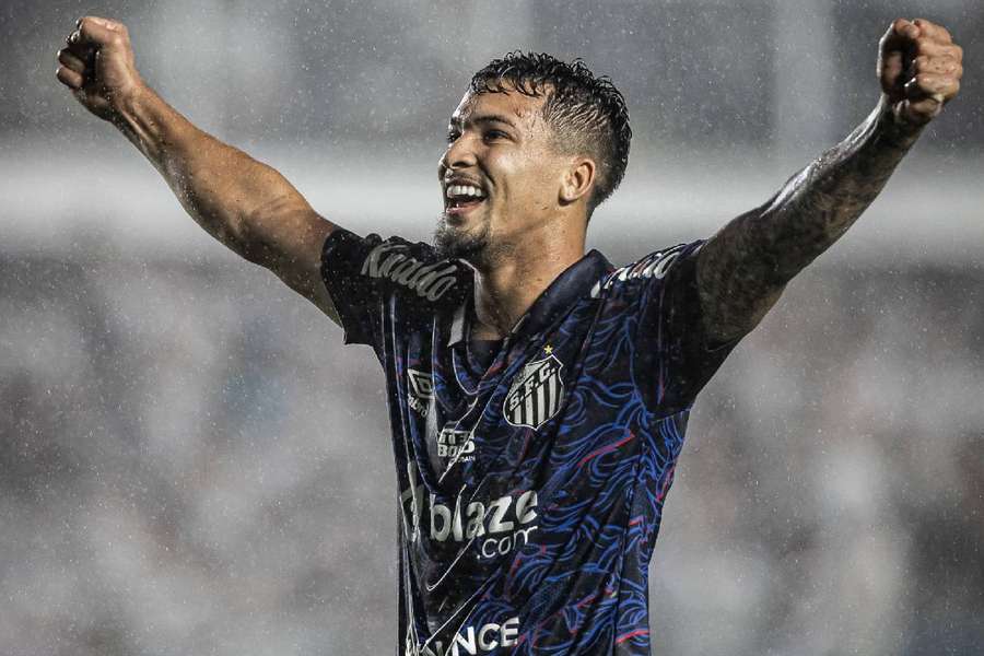 Corinthians domina mas Santos consegue empate (1-1) aos 90+9