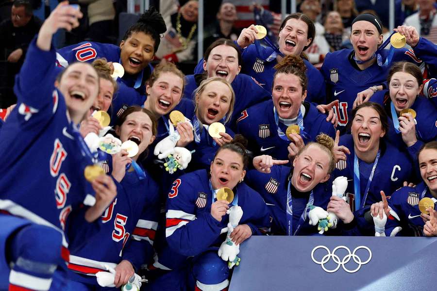 L'équipe féminine américaine de hockey décline une invitation de Donald Trump L'équipe féminine américaine de hockey décline une invitation de Donald Trump