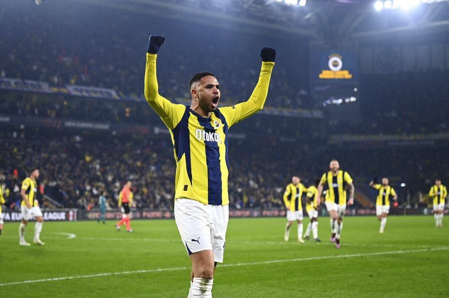 En-Nesyri celebrates his goal