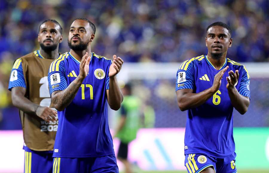 Os jogadores de Curaçao celebram o feito histórico Os jogadores de Curaçao celebram o feito histórico