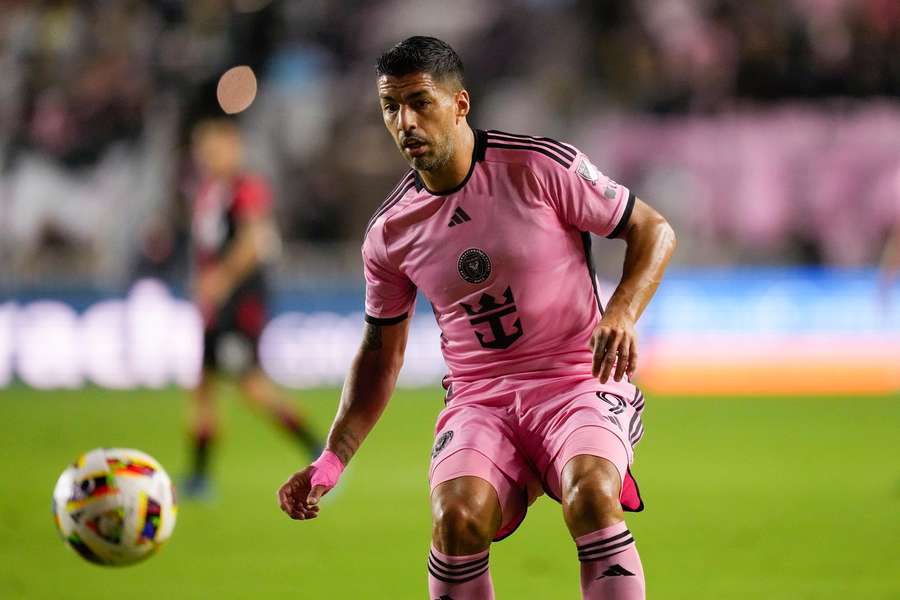 Pink und rosa werden die letzten Trikots sein, in denen Luis Suarez spielen wird.