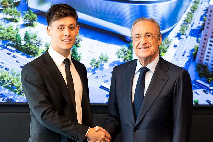 Arda Güler avec Florentino Pérez