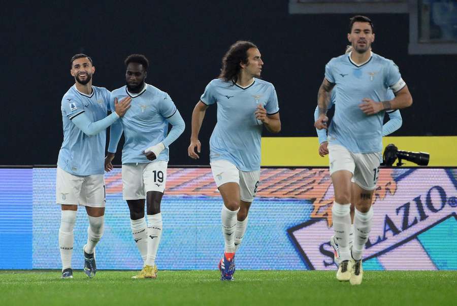 Lazio won met 2-1 van Cagliari 