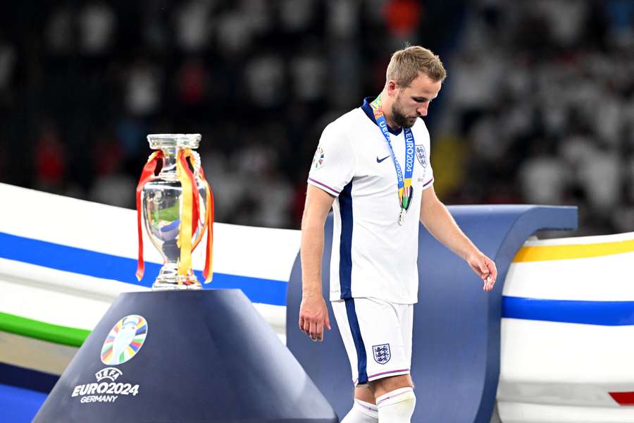 Kane na týmovou trofej čeká dlouhé roky.