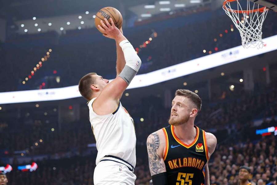 Hartenstein (r.) spielt gegen Mentor Jokic um den Einzug in die Play-off-Halbfinals