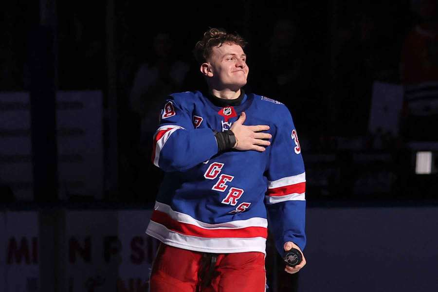 Sýkora zažíva vydarený štart kariéry v NHL. Sýkora zažíva vydarený štart kariéry v NHL.