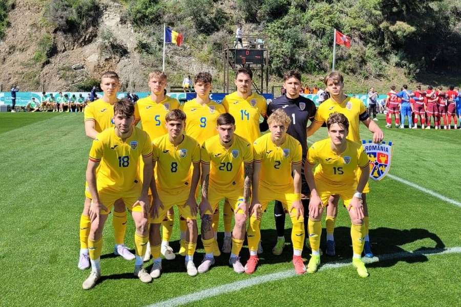 Naționala României U19 înainte de un meci amical cu Elveția U19