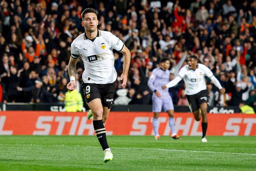 Valencia coach Corberan feels for home fans after Real Madrid fight-back