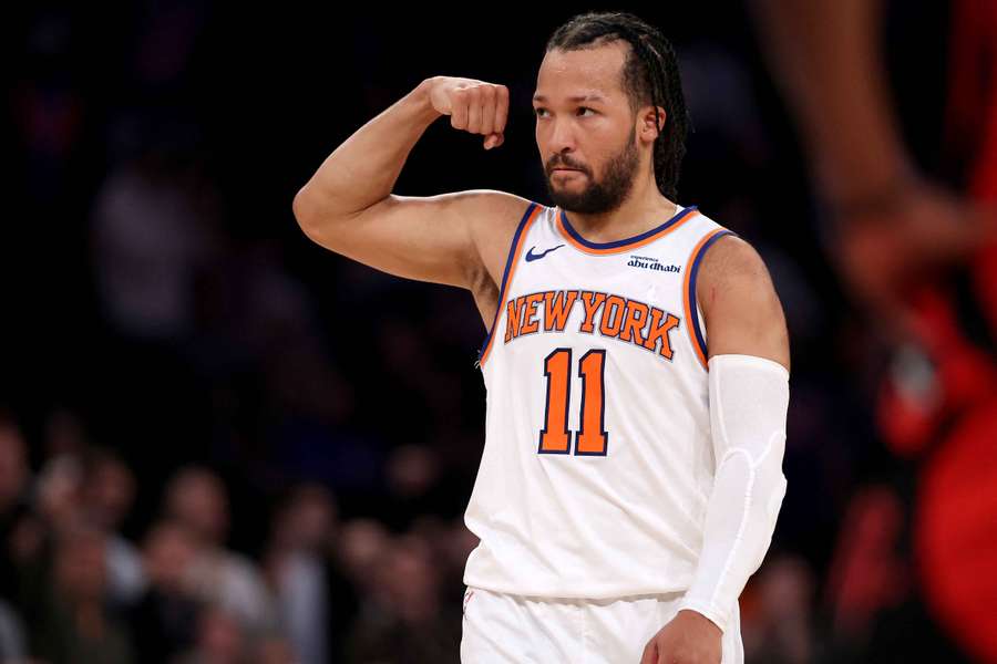 New York Knicks guard Jalen Brunson flexing during the team's win against the Houston Rockets (2025)