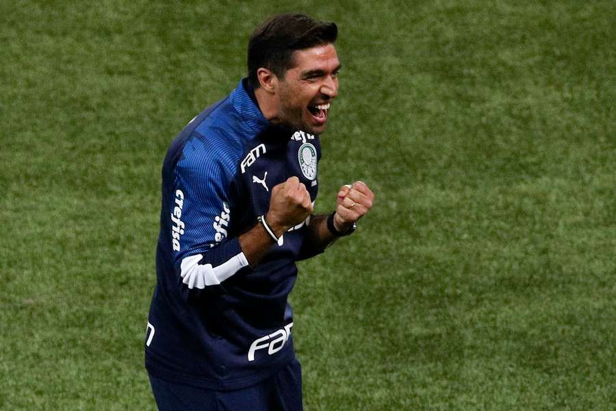 Abel Ferreira comemora o título da Taça do Brasil de 2020, obtido contra o Grêmio