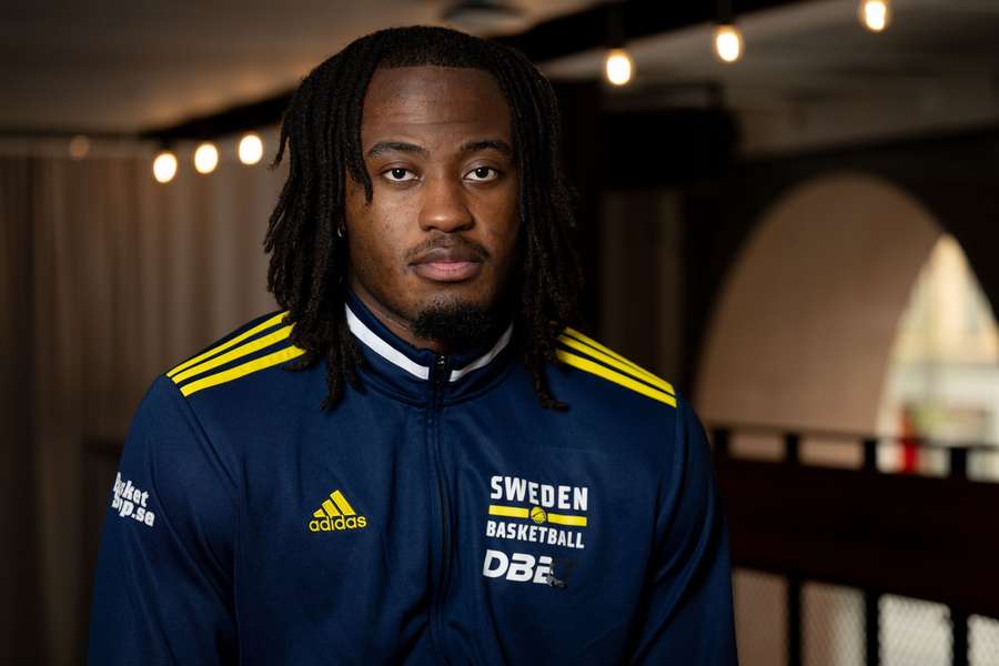 Zaba Bangala ist schwedischer Nationalspieler Zaba Bangala ist schwedischer Nationalspieler