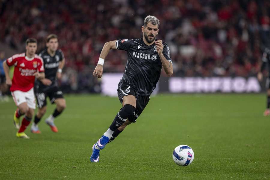 Nélson Oliveira deixou o Vitória SC em final de contrato