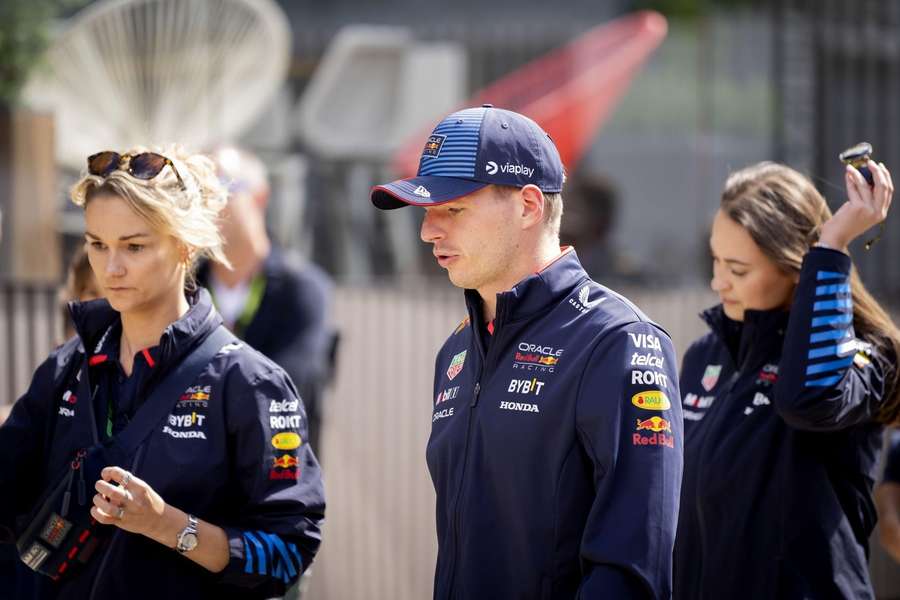 Max Verstappen e a Red Bull Racing estão a sofrer uma pressão crescente