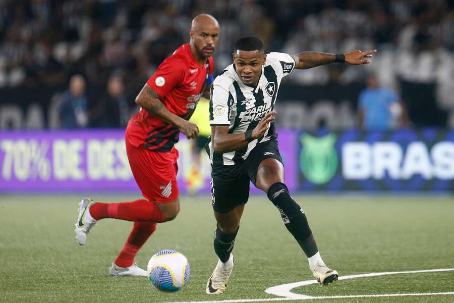 Botafogo e Athletico-PR empataram em 1 a 1 no primeiro turno