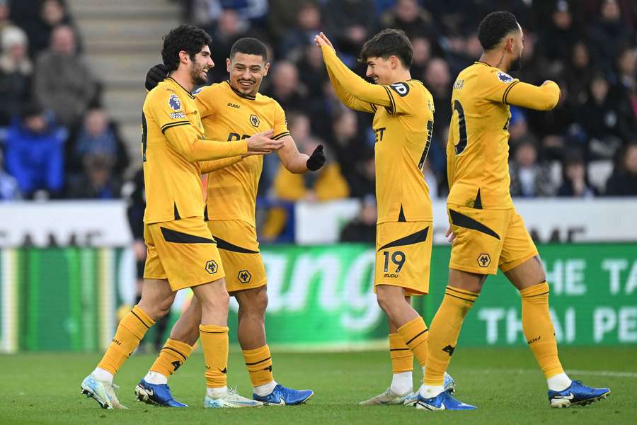Gonçalo Guedes e Rodrigo Gomes marcaram pelo Wolverhampton