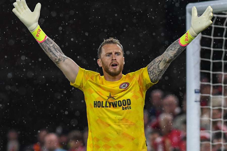 Mark Flekken revine în Bundesliga la Leverkusen după ce anterior a evoluat pentru Freiburg timp de cinci sezoane Mark Flekken revine în Bundesliga la Leverkusen după ce anterior a evoluat pentru Freiburg timp de cinci sezoane