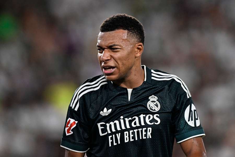 Mbappé, dolorido tras marcar su gol en Elche Mbappé, dolorido tras marcar su gol en Elche