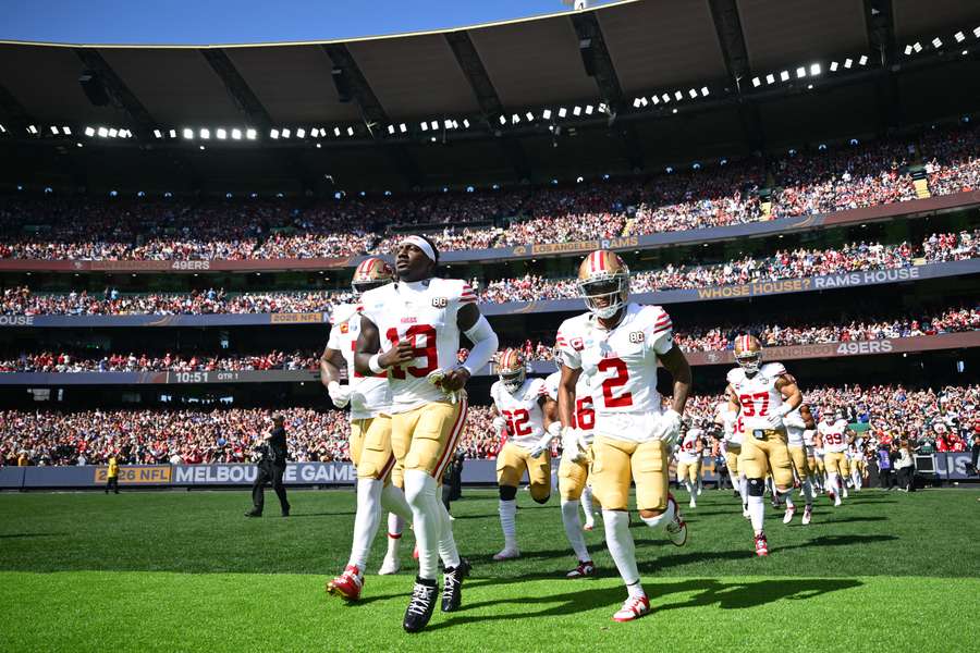 49ers preferiu se adaptar à Austrália e estratégia mostrou-se certeira e sensata 49ers preferiu se adaptar à Austrália e estratégia mostrou-se certeira e sensata