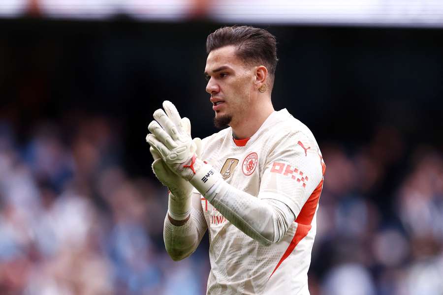 Ederson foi figura importante na vitória do City