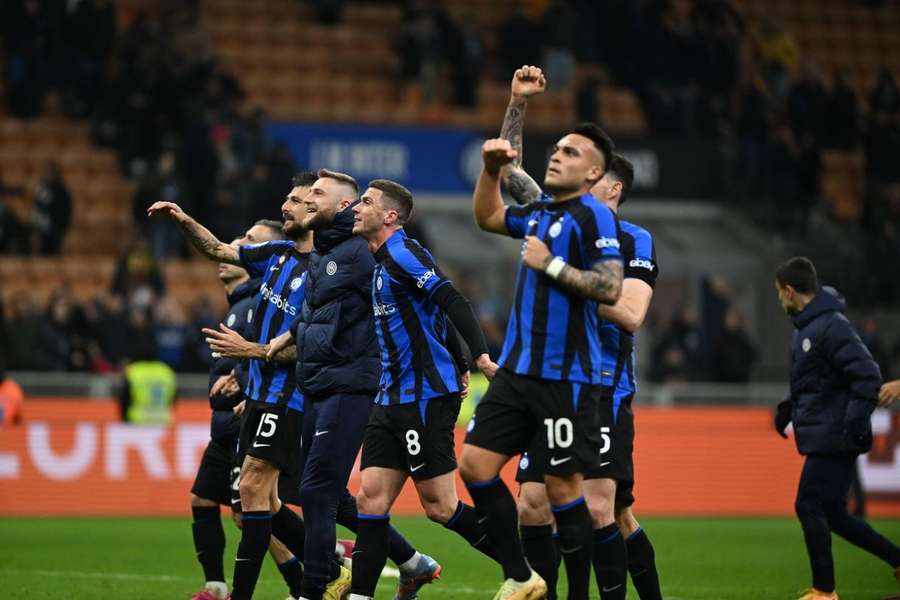 Inter, sărbătorind unul din cele cinci meciuri fără înfrângere 