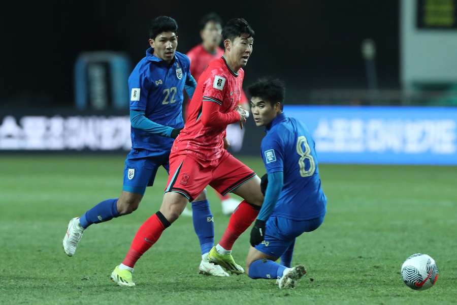 Auch der Treffer von Heung-min Son (m.) reichte Südkorea nicht.