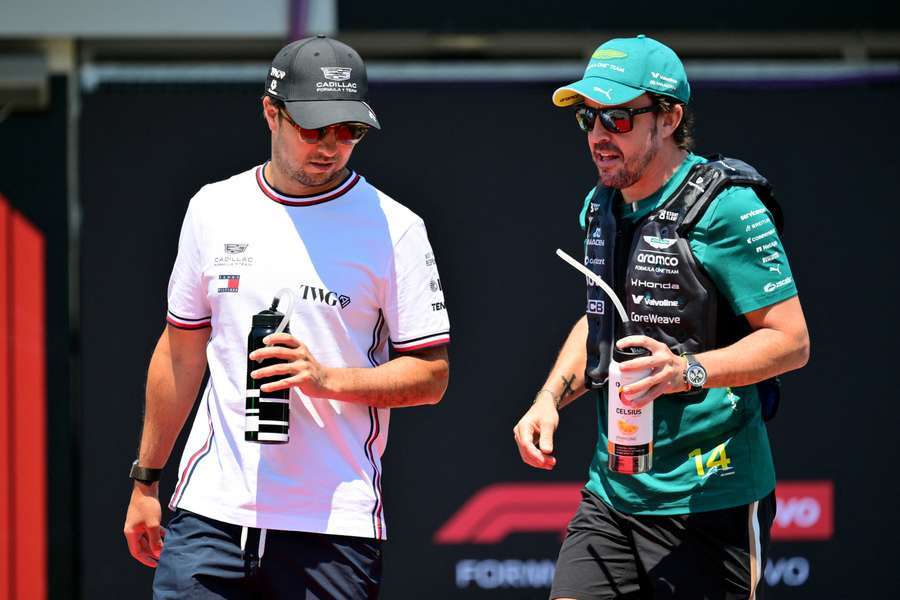'Checo' Pérez (I) y Fernando Alonso (D) 'Checo' Pérez (I) y Fernando Alonso (D)