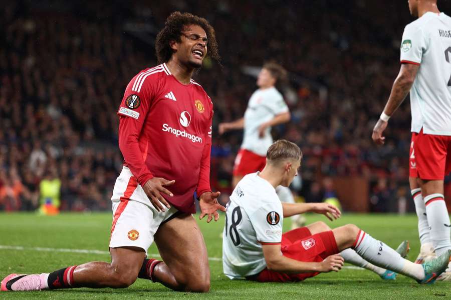 Zirkzee foi dos melhores no Manchester United